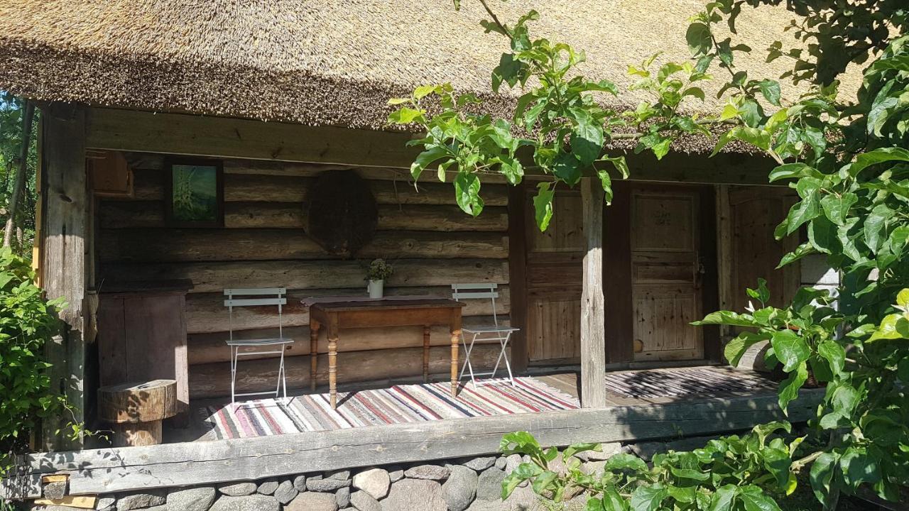 Ruhnu Bullers-Gita Talu Guest House Bagian luar foto